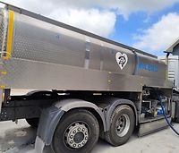 Rynek mleka pod presją: nadpodaż, spadek cen i wyzwania dla polskich producentów